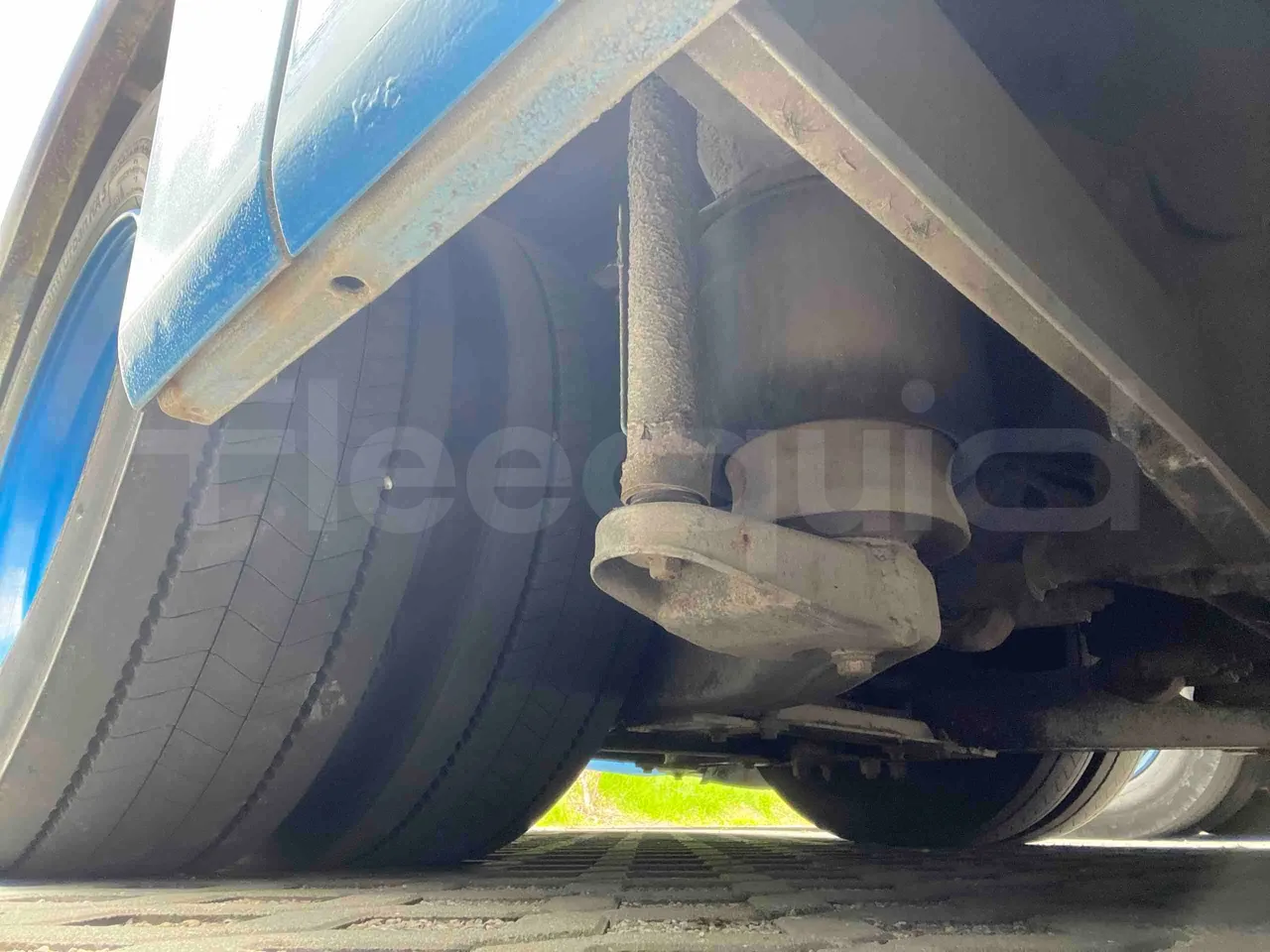Mercedes-Benz Citaro O 530 LE - Euro 6 - 220 kW - 12.170 mt - axel 3 shock absorbers 2 right