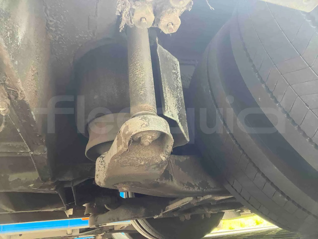 Mercedes-Benz Citaro O 530 LE - Euro 6 - 220 kW - 12.170 mt - axle 2 shock absorbers 1 right