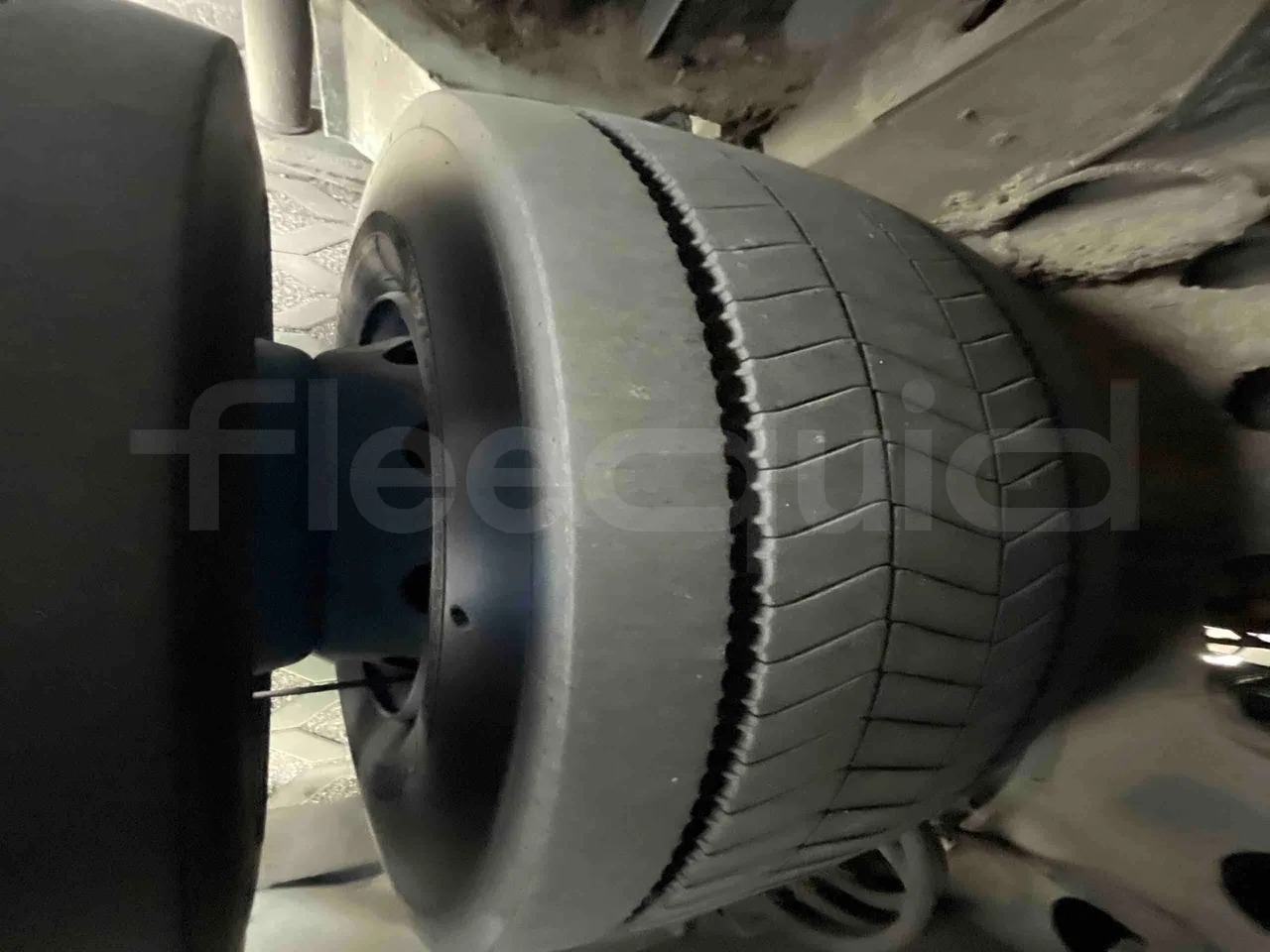 Mercedes-Benz Citaro O 530 LE - Euro 6 - 220 kW - 12.170 mt - axle 2 shock absorbers 2 left