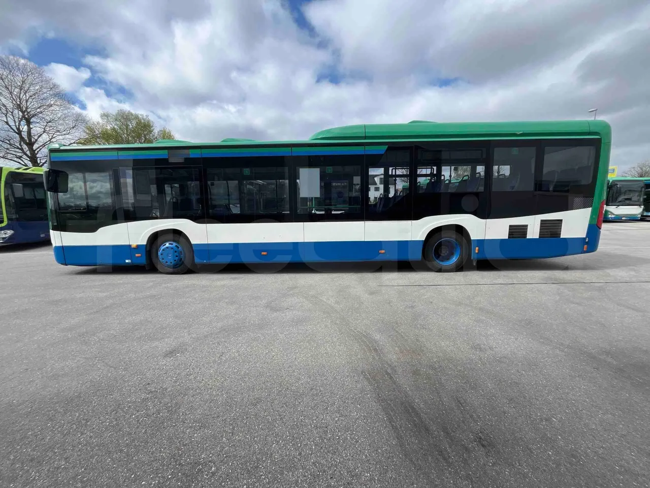 Mercedes-Benz Citaro O 530 LE - Euro 6 - 220 kW - 12.170 mt - left side photo