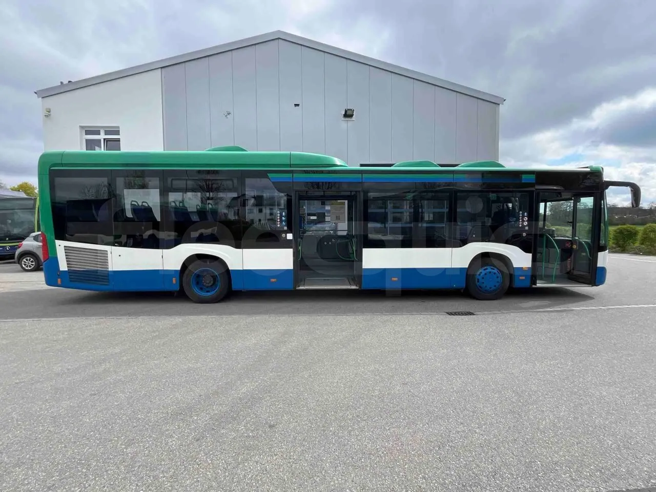 Mercedes-Benz Citaro O 530 LE - Euro 6 - 220 kW - 12.170 mt - right side doors closed