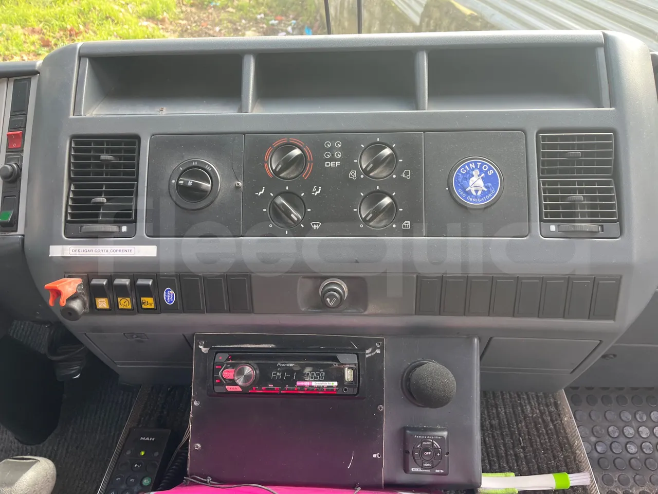 Man 10.225 FOCL 10.552 FOCL - Euro3 - 162 kW - 8 mt - radio accessories photo