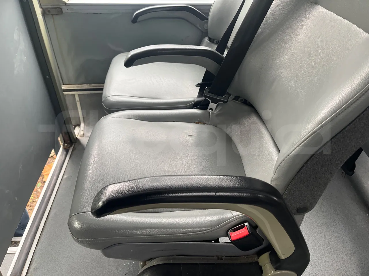 Man 10.225 FOCL 10.552 FOCL - Euro3 - 162 kW - 8 mt - armrest detail photo