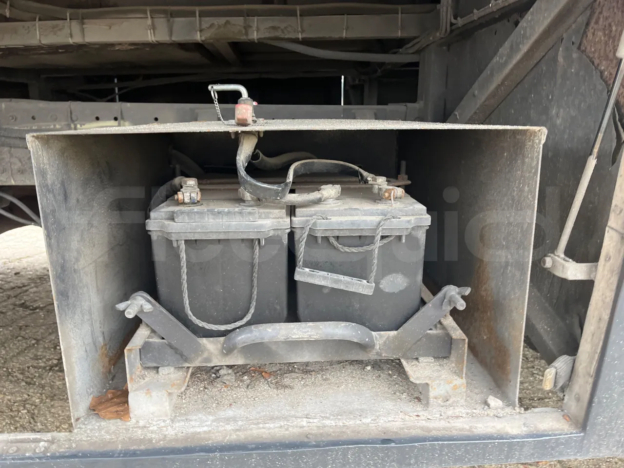 Man 10.225 FOCL 10.552 FOCL - Euro3 - 162 kW - 8 mt - external compartments photo