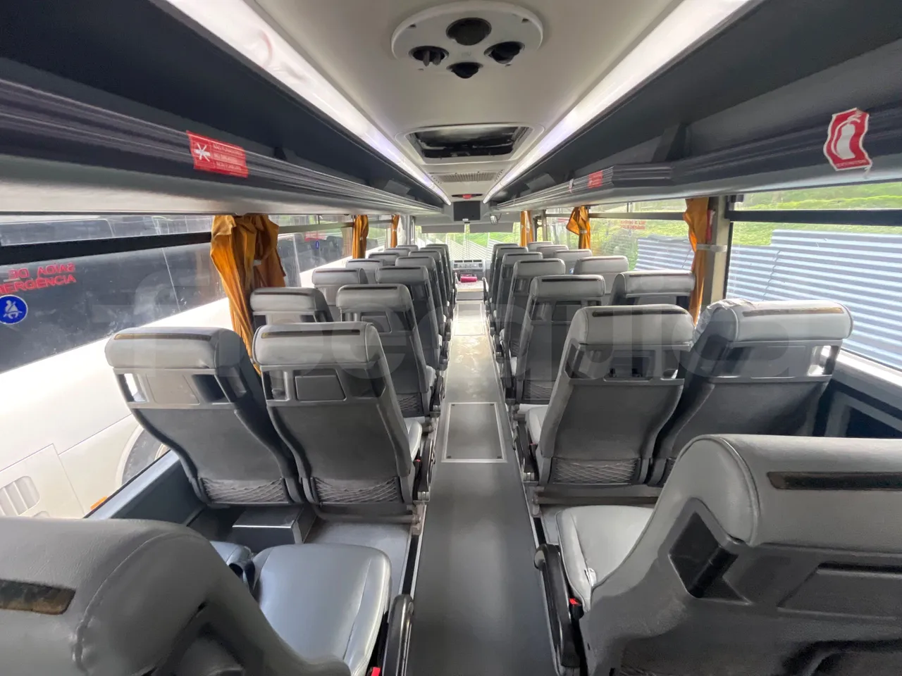 Man 10.225 FOCL 10.552 FOCL - Euro3 - 162 kW - 8 mt - forward view middle aisle