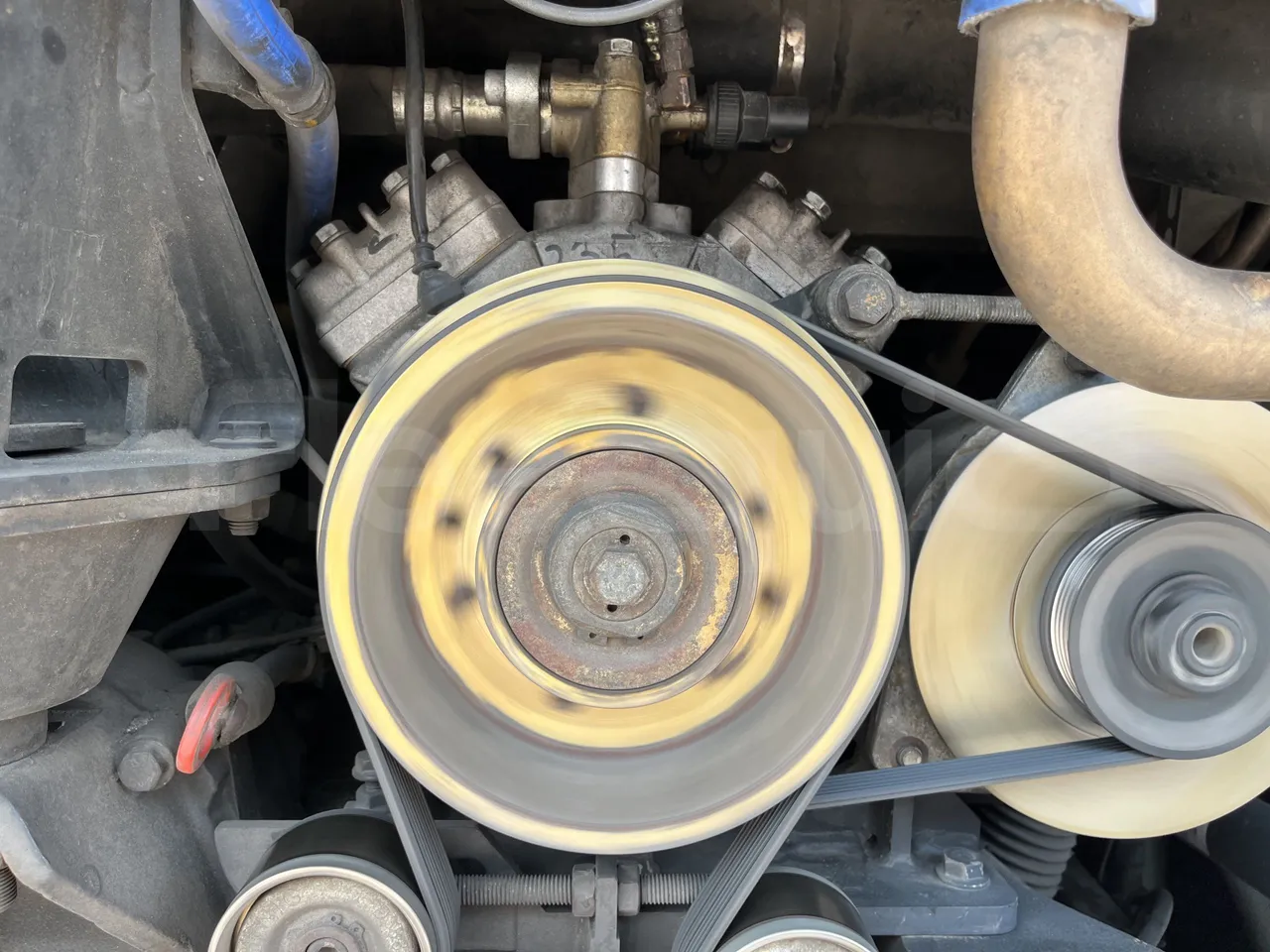Setra S415 - Air Conditioning Compressor