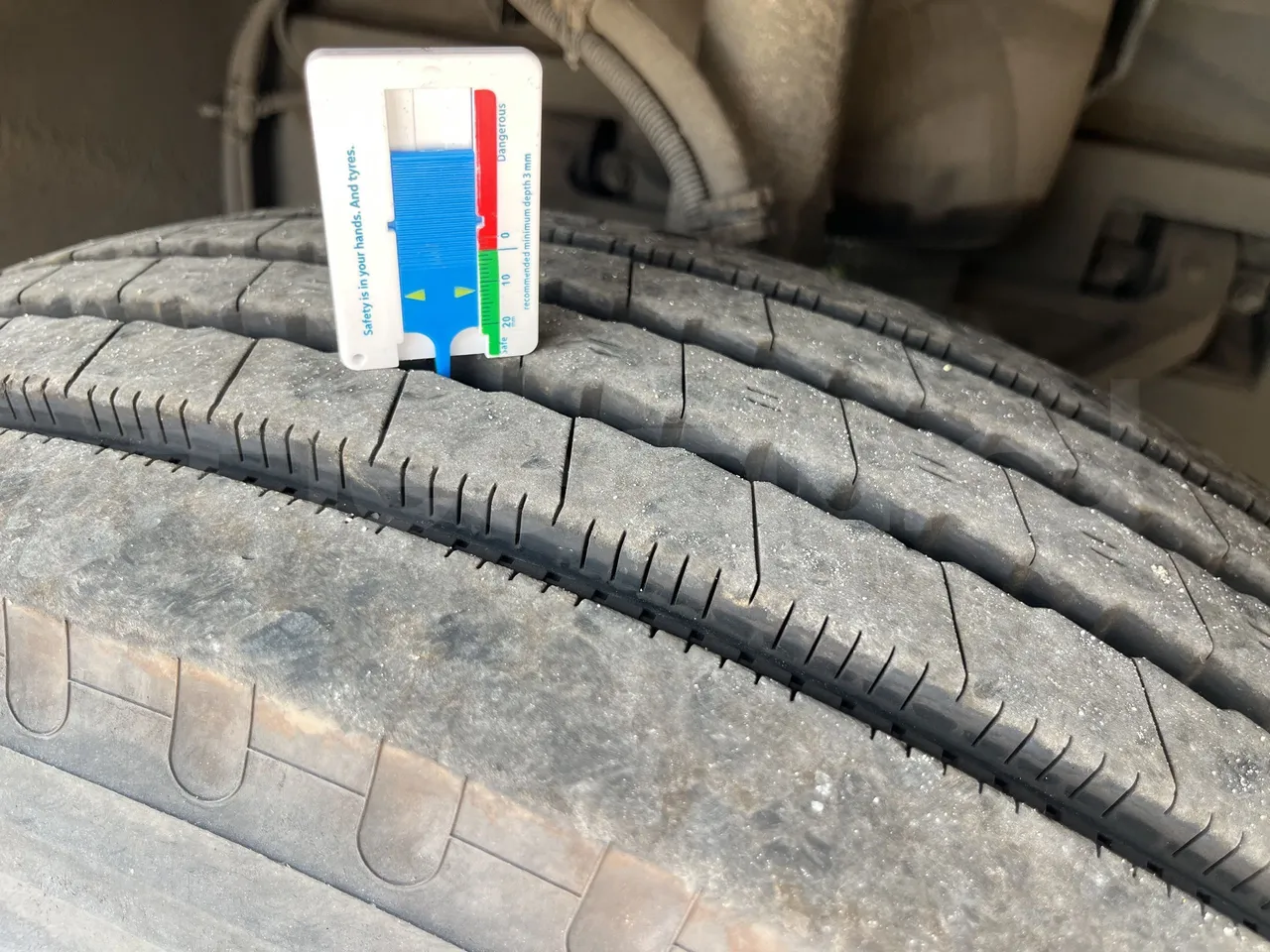 Setra S415 - First Axle Left Side: Tyre Thickness