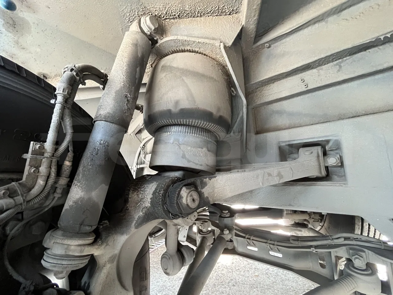Setra S415 - First Axle Shock Absorbers Left Side