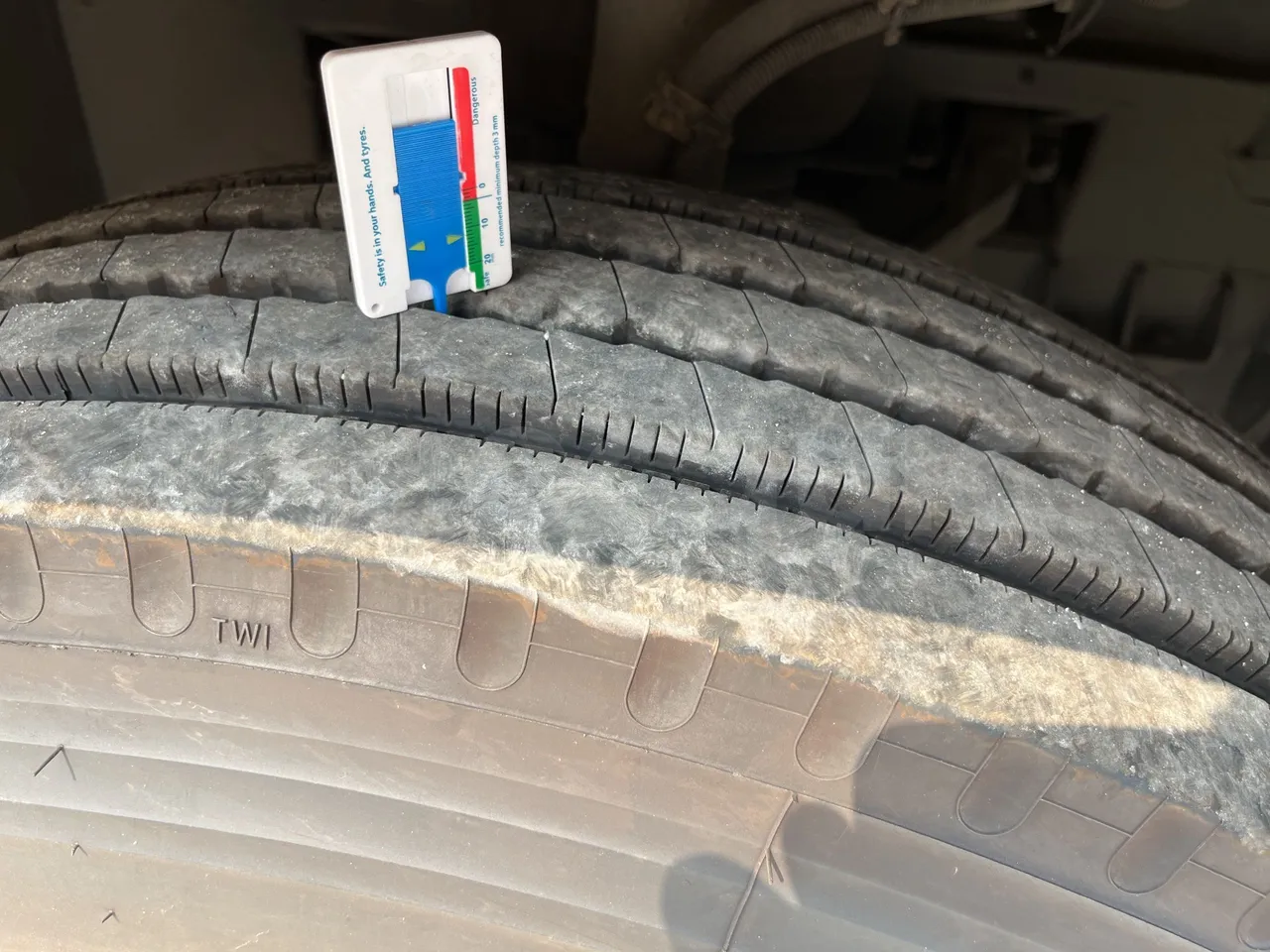 Setra S415 - Second Axle Left Side: Tyre Size