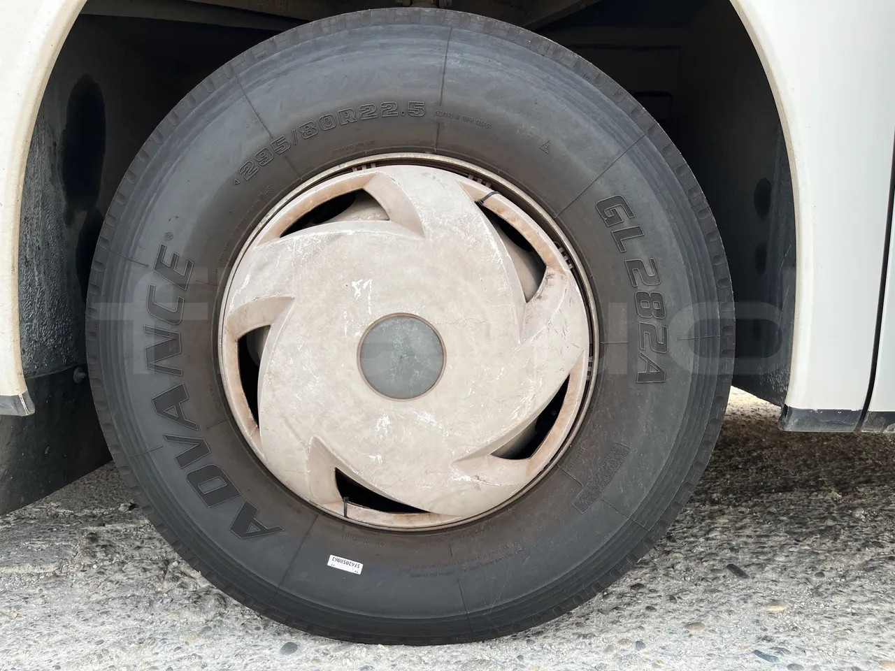 Setra S415 - First Axle Left Side: Tyre Size