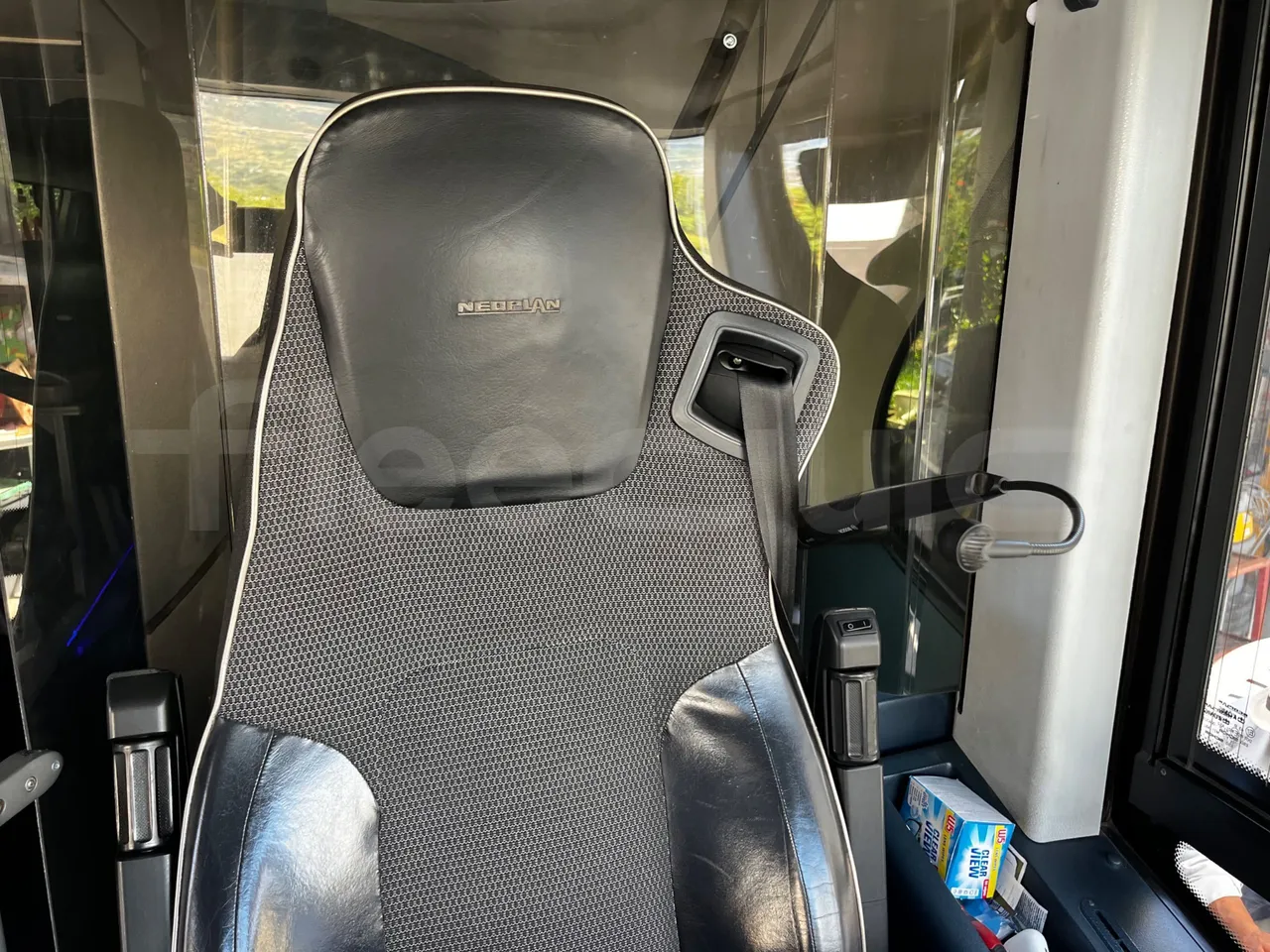 Neoplan Skyliner - driver microphone accessories photo