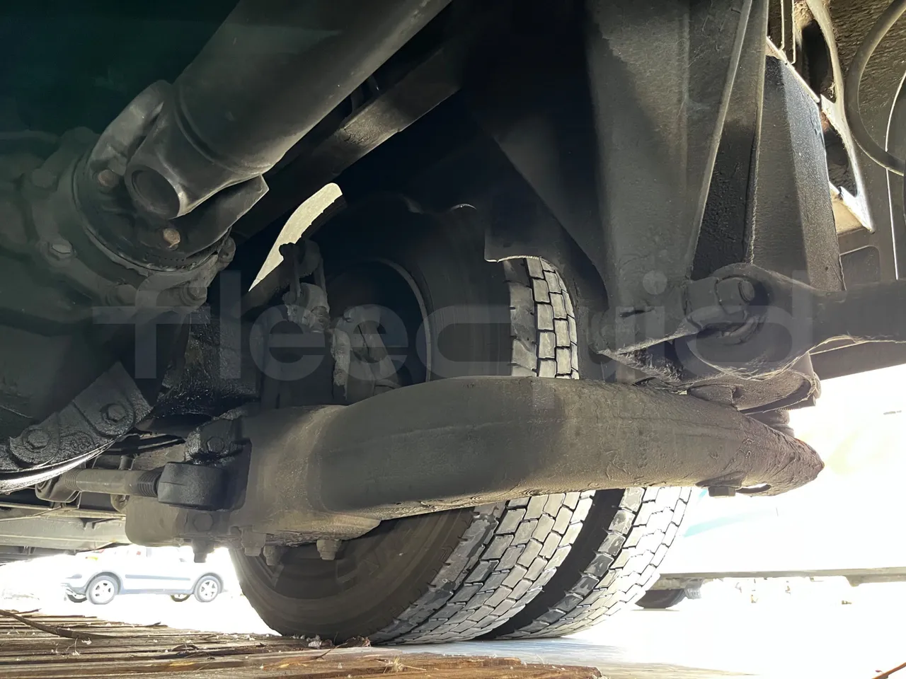 Neoplan Skyliner - axle 2 discs right