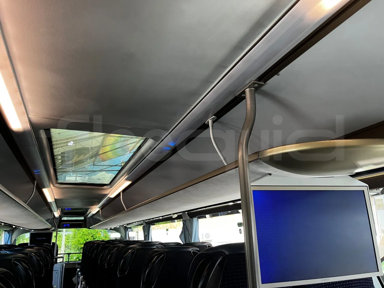 Neoplan Skyliner - monitor detail photo