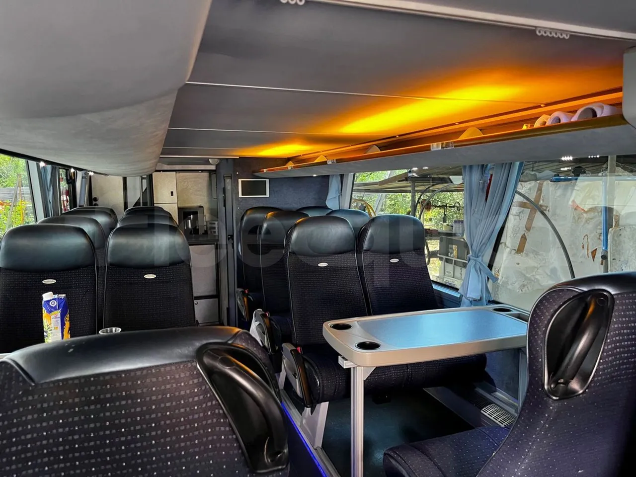 Neoplan Skyliner - platform open photo