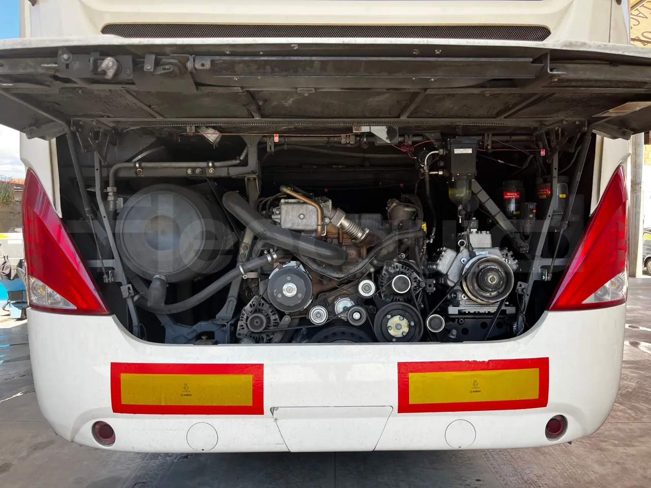 Neoplan Skyliner - rear hatch open