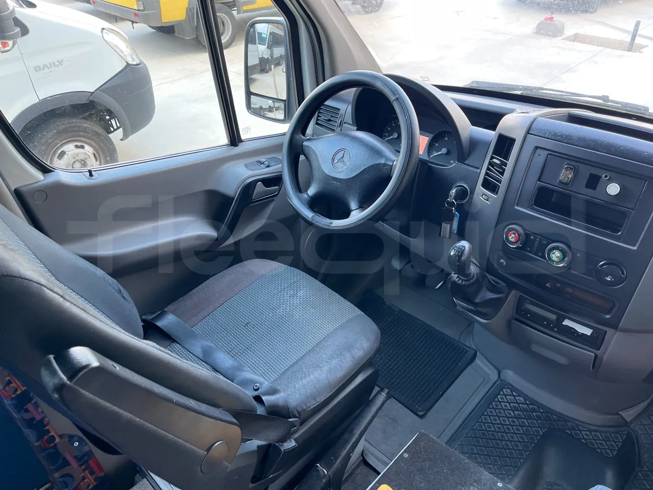 Mercedes-Benz Sprinter 519CDI -EUR5-140kW -7.345m Abitur - buttons panels on (mandatory for bus to scrap)