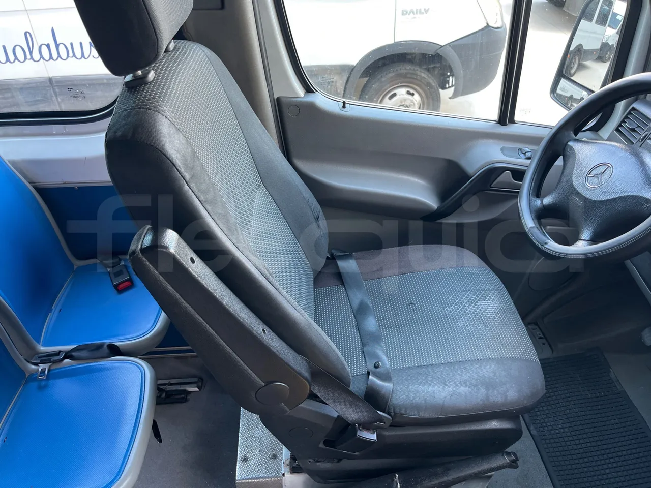 Mercedes-Benz Sprinter 519CDI -EUR5-140kW -7.345m Abitur - driver's seat photo (mandatory for bus to scrap)