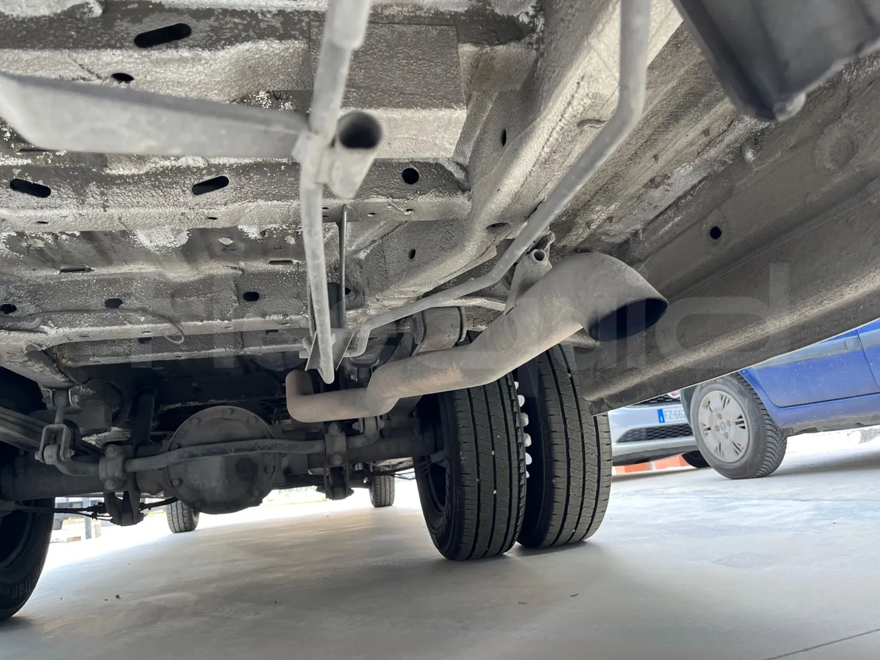 Mercedes-Benz Sprinter 519CDI -EUR5-140kW -7.345m Abitur - exhaust photo