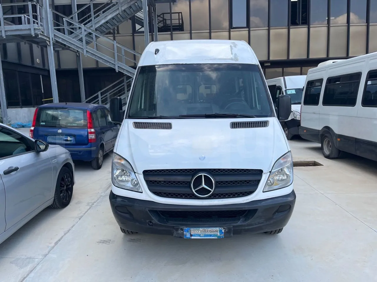 Mercedes-Benz Sprinter 519CDI -EUR5-140kW -7.345m Abitur - front photo