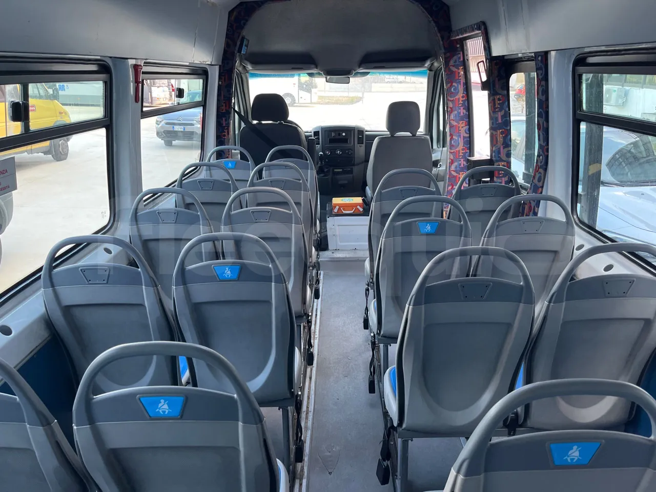 Mercedes-Benz Sprinter 519CDI -EUR5-140kW -7.345m Abitur - forward view all seats last row height