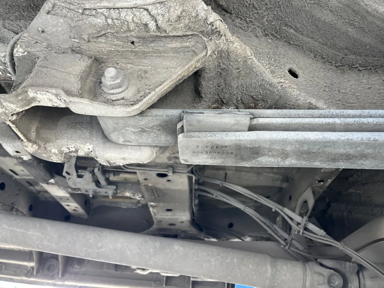 Mercedes-Benz Sprinter 519CDI -EUR5-140kW -7.345m Abitur - axel 2 leaf spring right
