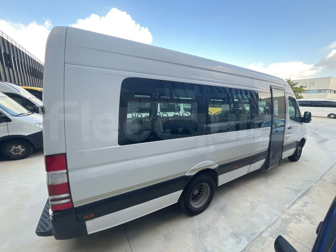 Mercedes-Benz Sprinter 519CDI -EUR5-140kW -7.345m Abitur - right side doors closed