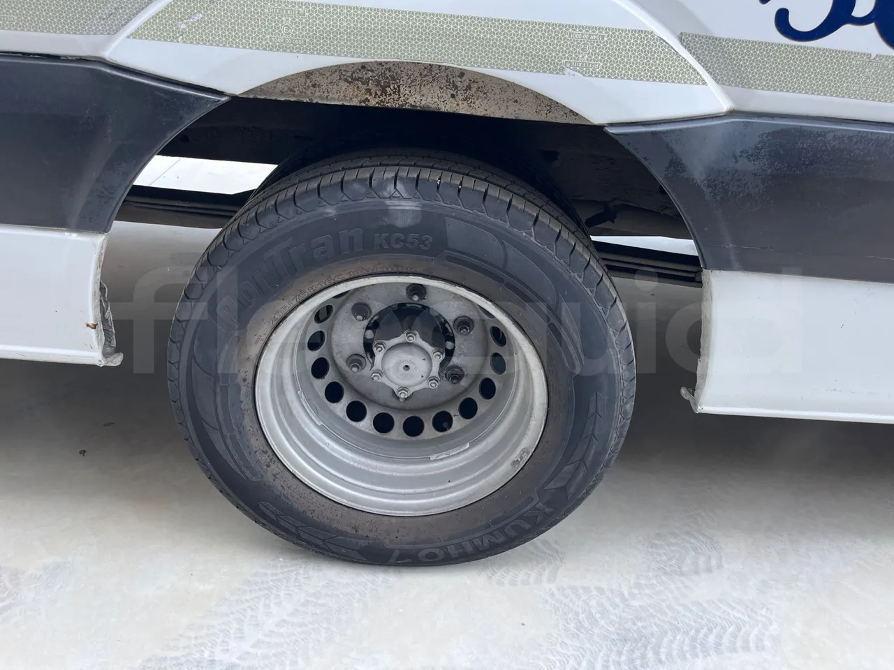 Mercedes-Benz Sprinter 519CDI -EUR5-140kW -7.345m Abitur - rear left tire photo