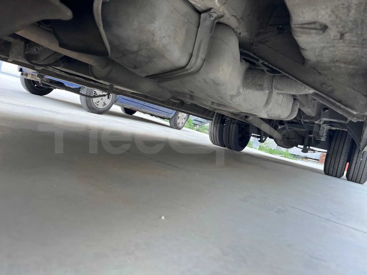 Mercedes-Benz Sprinter 519CDI -EUR5-140kW -7.345m Abitur - central undercarriage photo