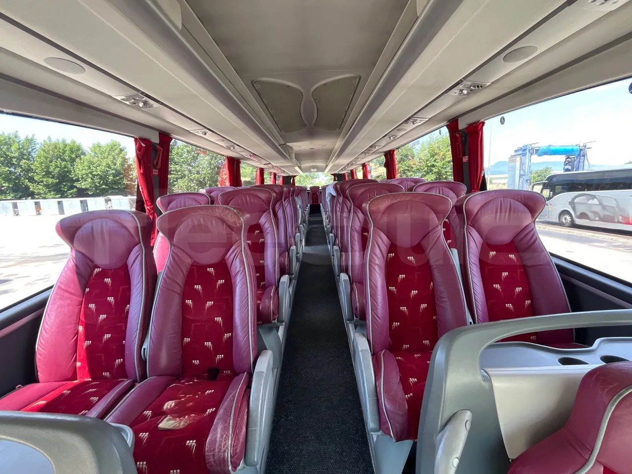 Irizar Scania - reverse view middle aisle