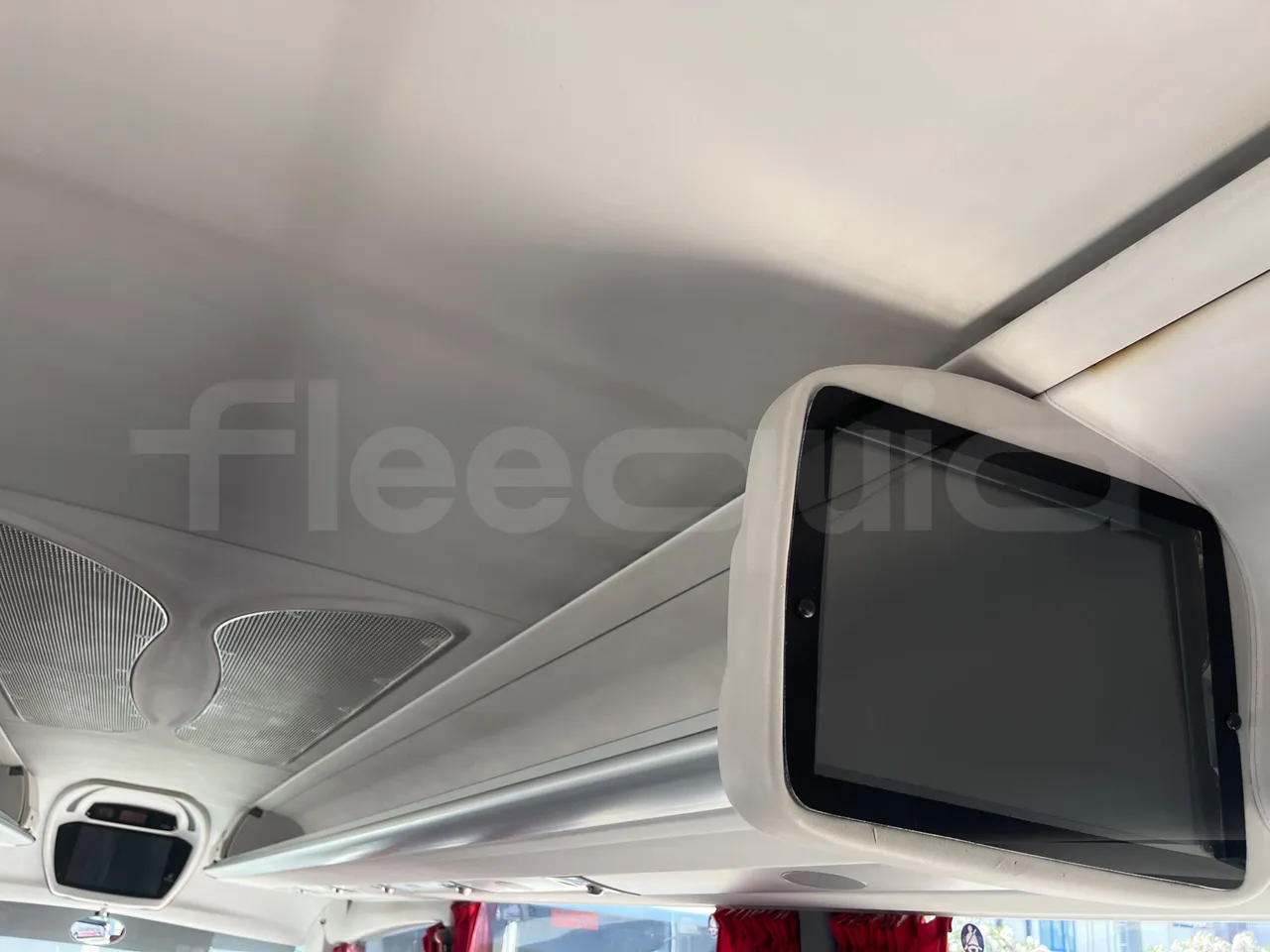 Irizar Scania - monitor detail photo