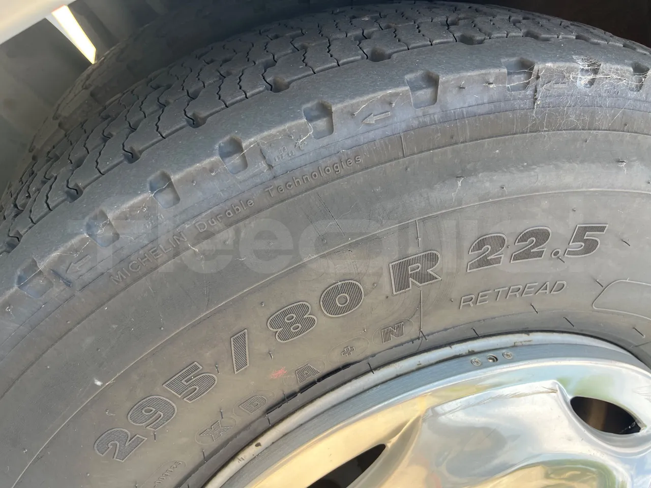 Irizar Scania - tread condition front tires left