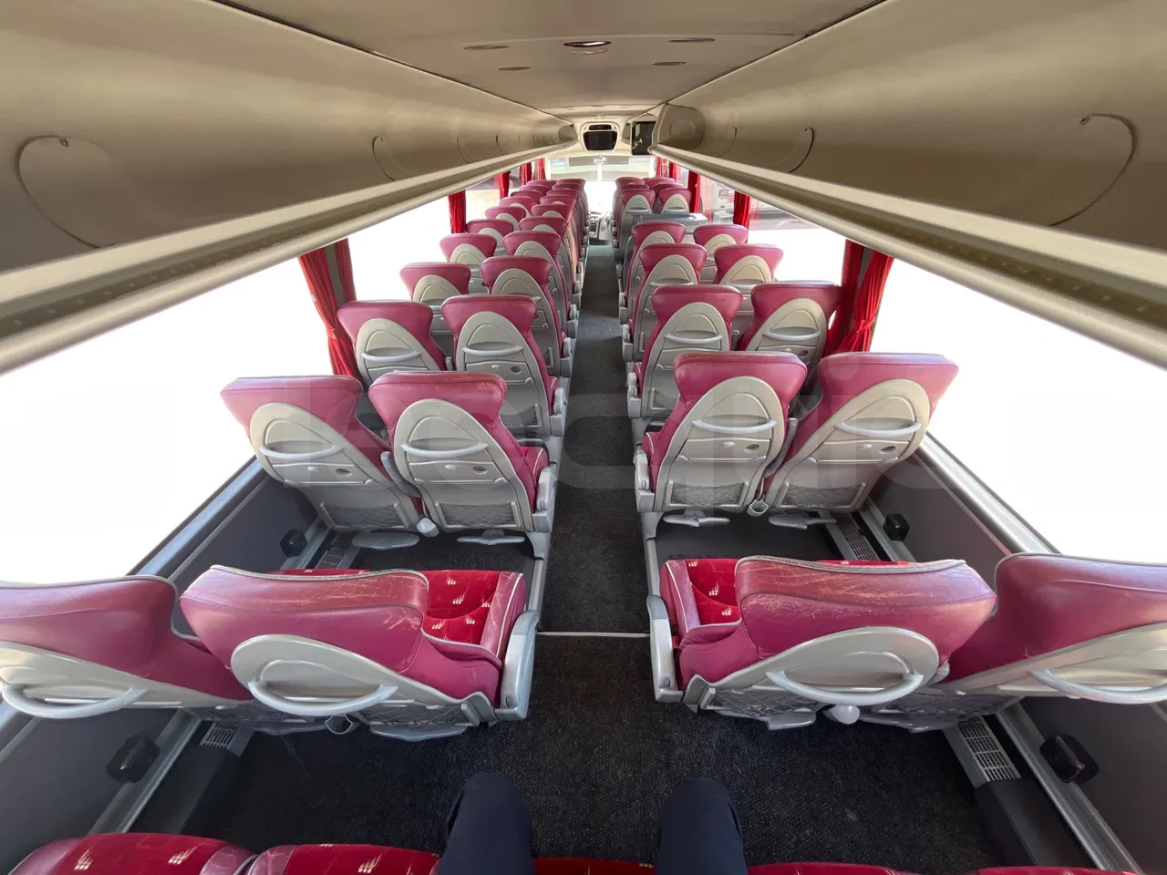 Irizar Scania - overhead compartments photo