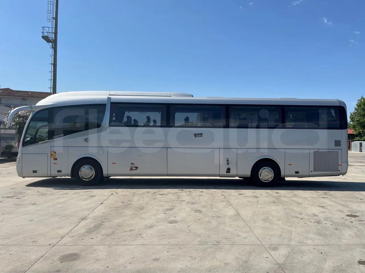 Irizar Scania - left side photo