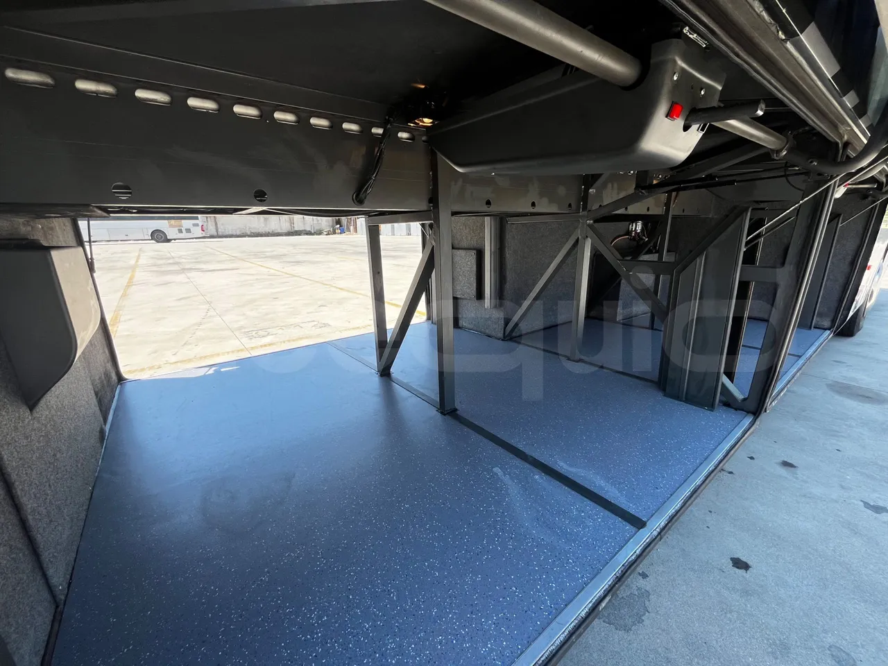 Irizar Scania - under carpet photo