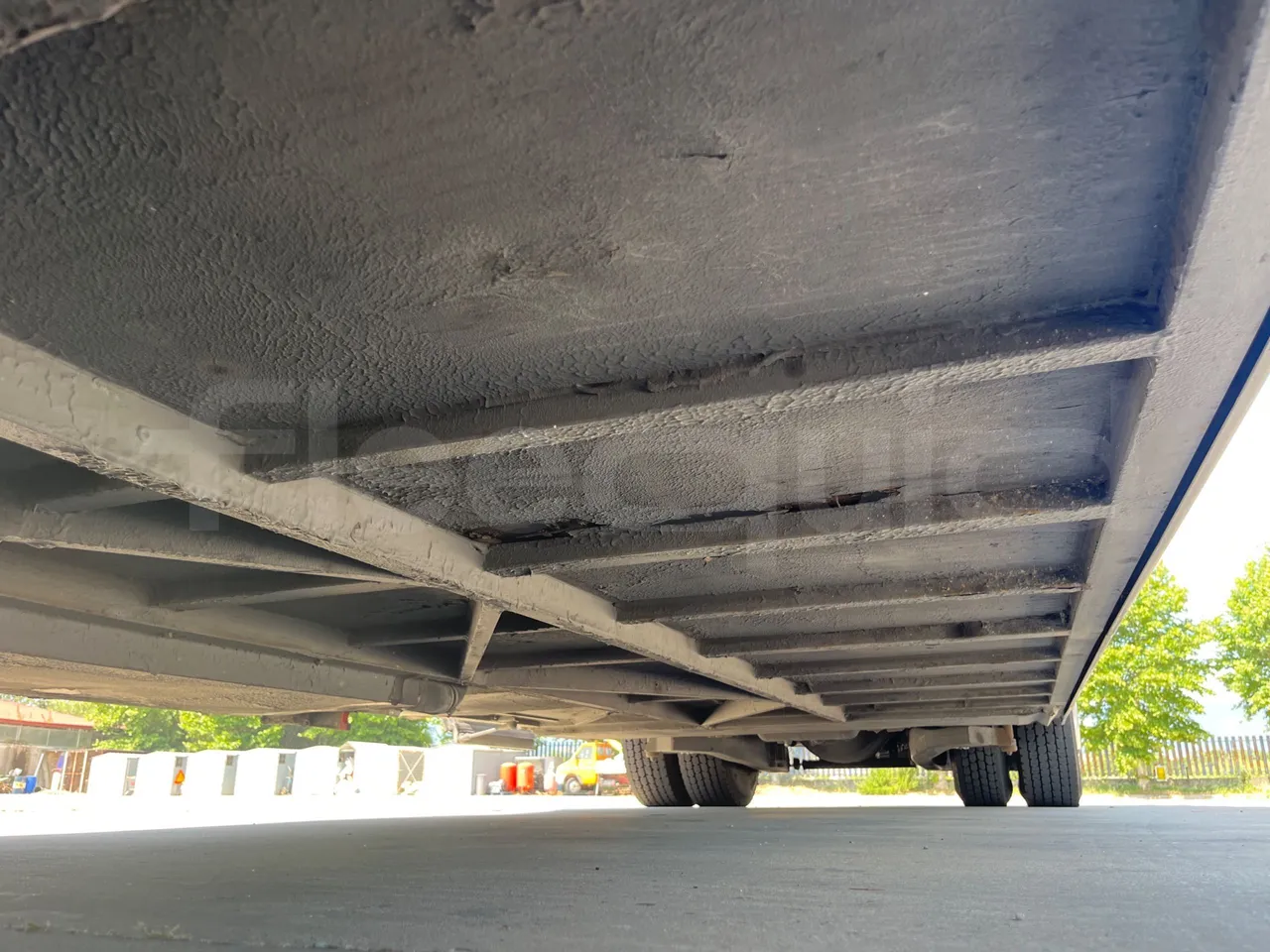 Irizar Scania - central undercarriage photo