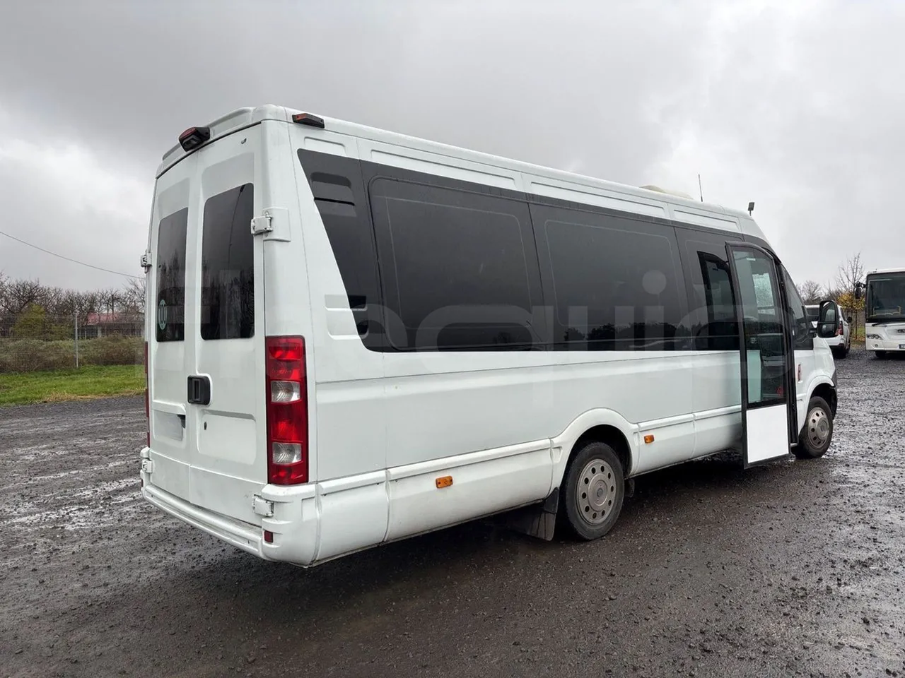 Iveco Daily A40C17 - Euro5 - 125kW - 6mt - 3/4 right rear doors open