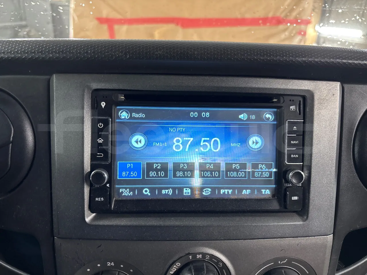 Iveco Daily A40C17 - Euro5 - 125kW - 6mt - radio accessories photo