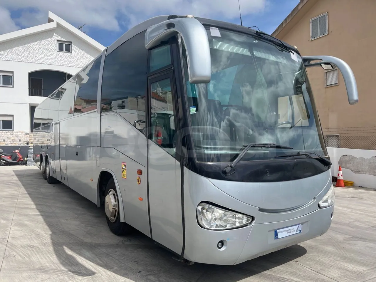 Irizar Scania Century K124EB - EUR3 - 309kW - 15m - 3/4 front right doors