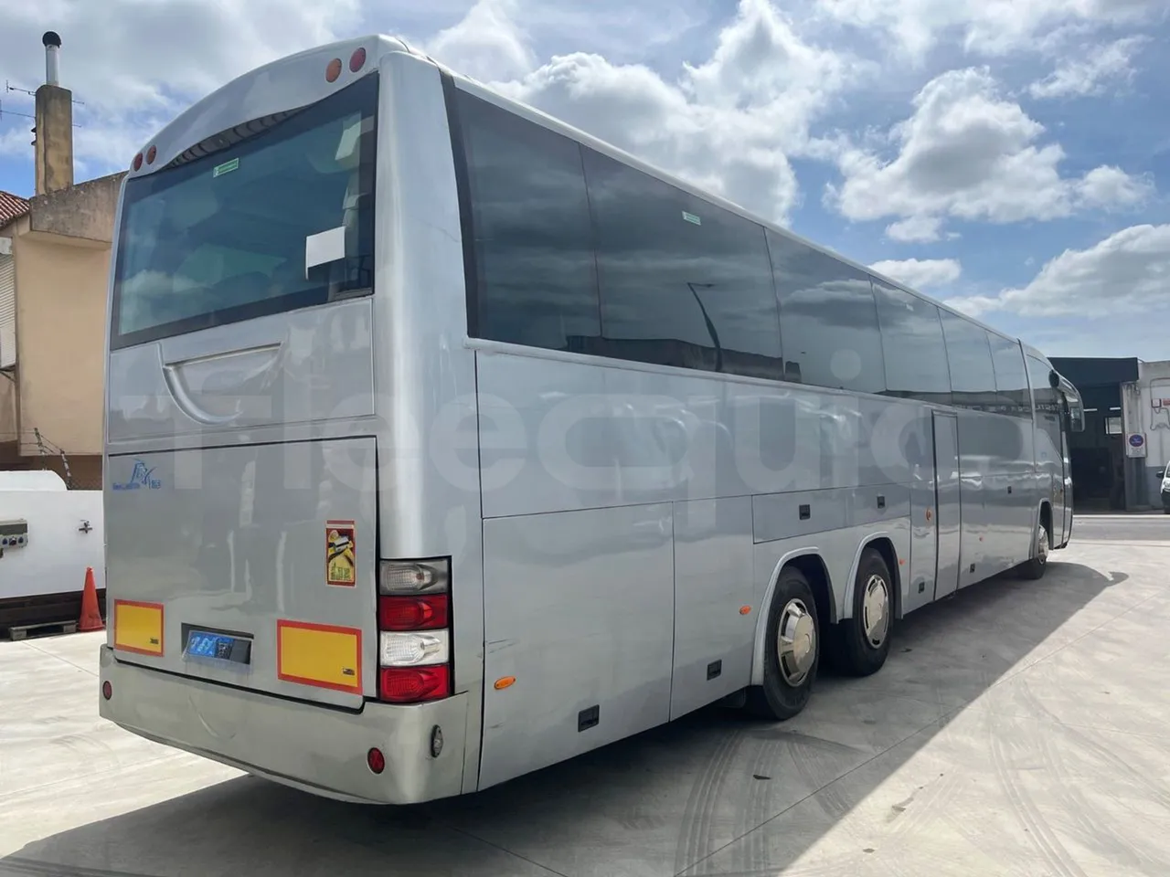 Irizar Scania Century K124EB - EUR3 - 309kW - 15m - 3/4 right rear doors closed
