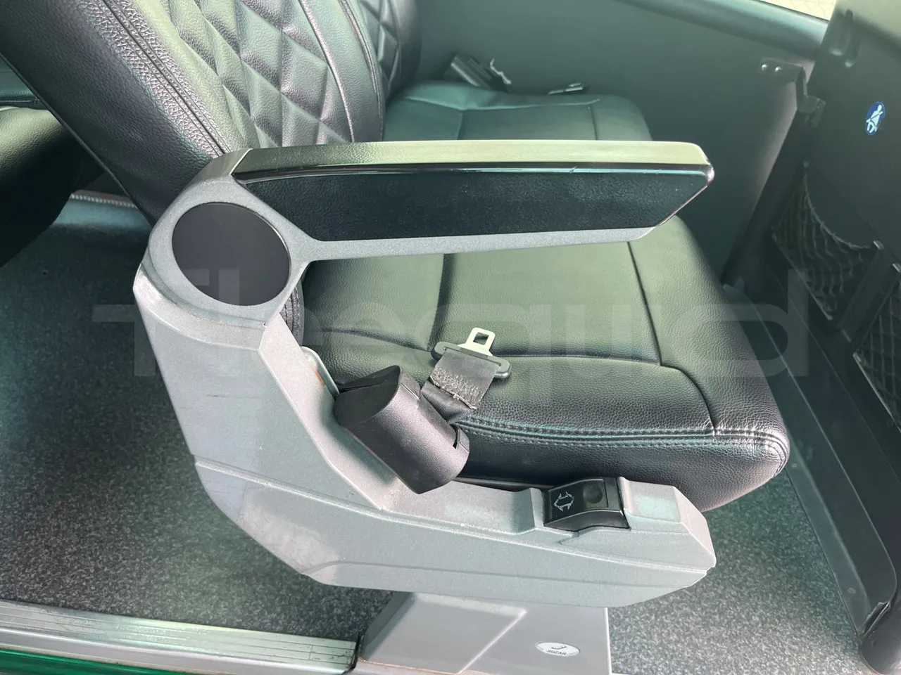 Irizar Scania Century K124EB - EUR3 - 309kW - 15m - armrest detail photo