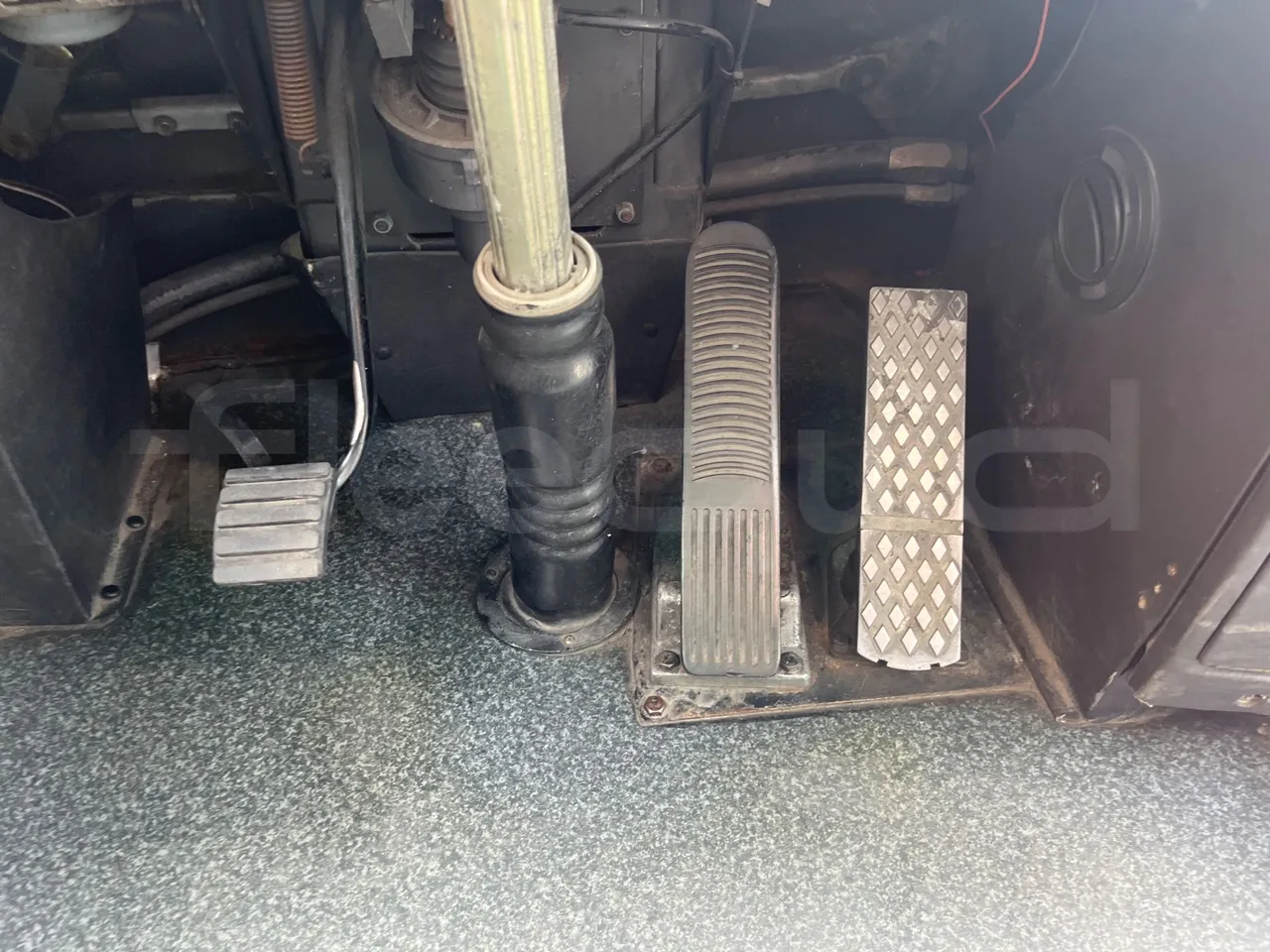 Irizar Scania Century K124EB - EUR3 - 309kW - 15m - footrest detail photo
