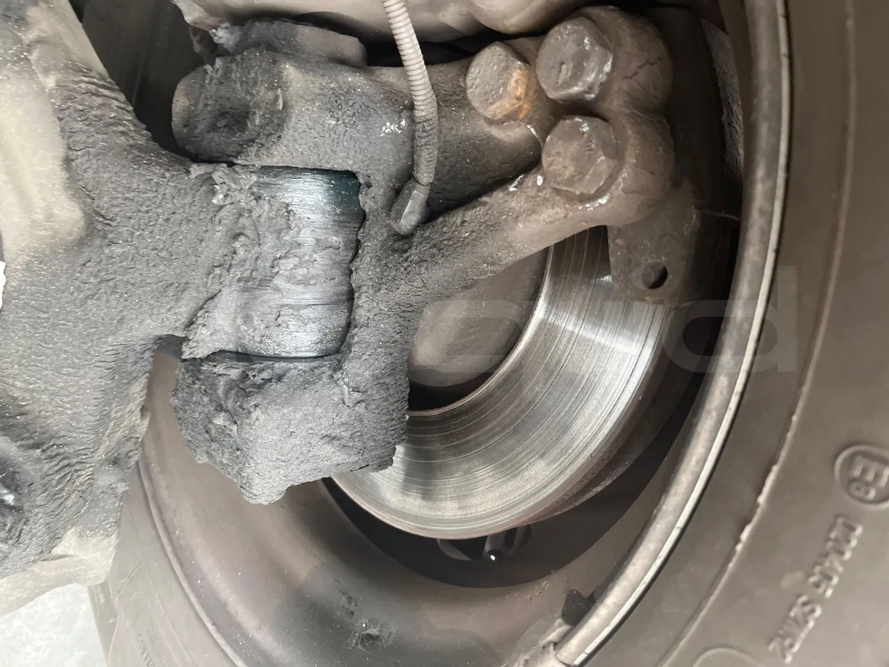 Irizar Scania Century K124EB - EUR3 - 309kW - 15m - front discs left