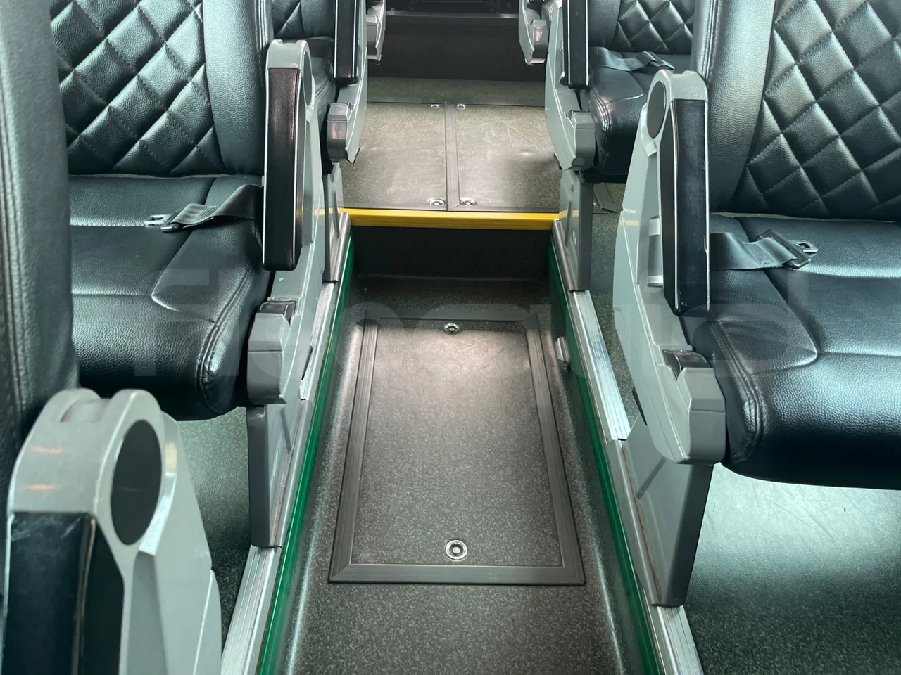 Irizar Scania Century K124EB - EUR3 - 309kW - 15m - floor hatches photo