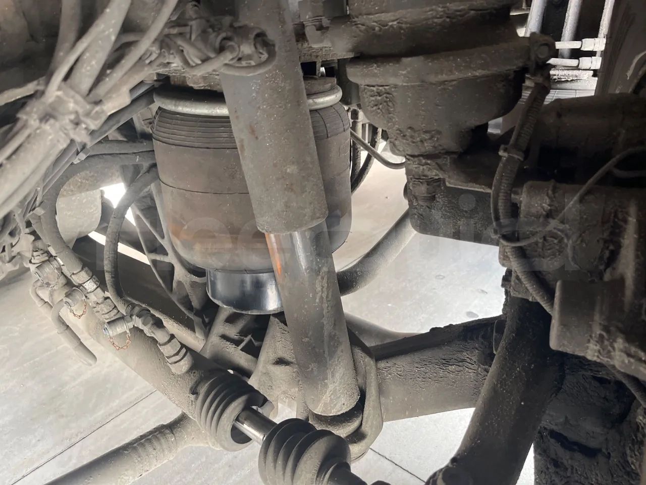 Irizar Scania Century K124EB - EUR3 - 309kW - 15m - axel 3 shock absorbers 1 right