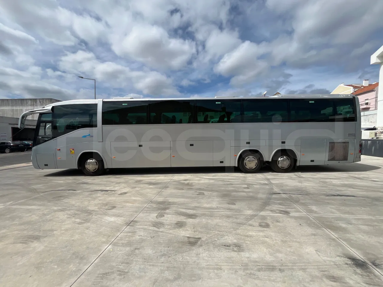 Irizar Scania Century K124EB - EUR3 - 309kW - 15m - left side photo