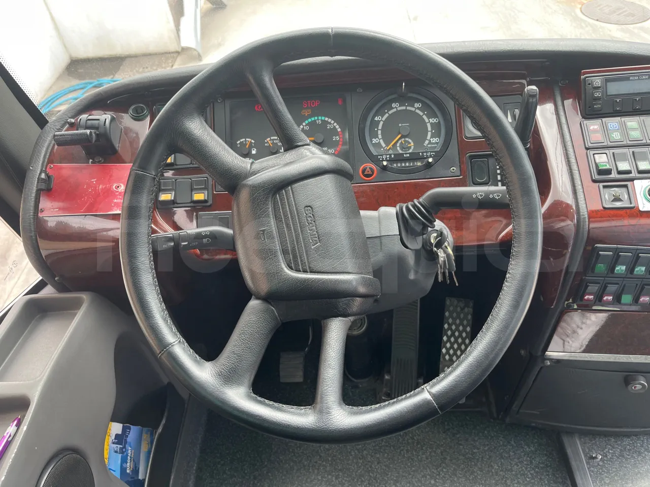 Irizar Scania Century K124EB - EUR3 - 309kW - 15m - steering wheel photo