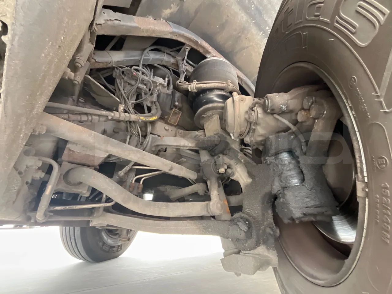 Irizar Scania Century K124EB - EUR3 - 309kW - 15m - front axle left side