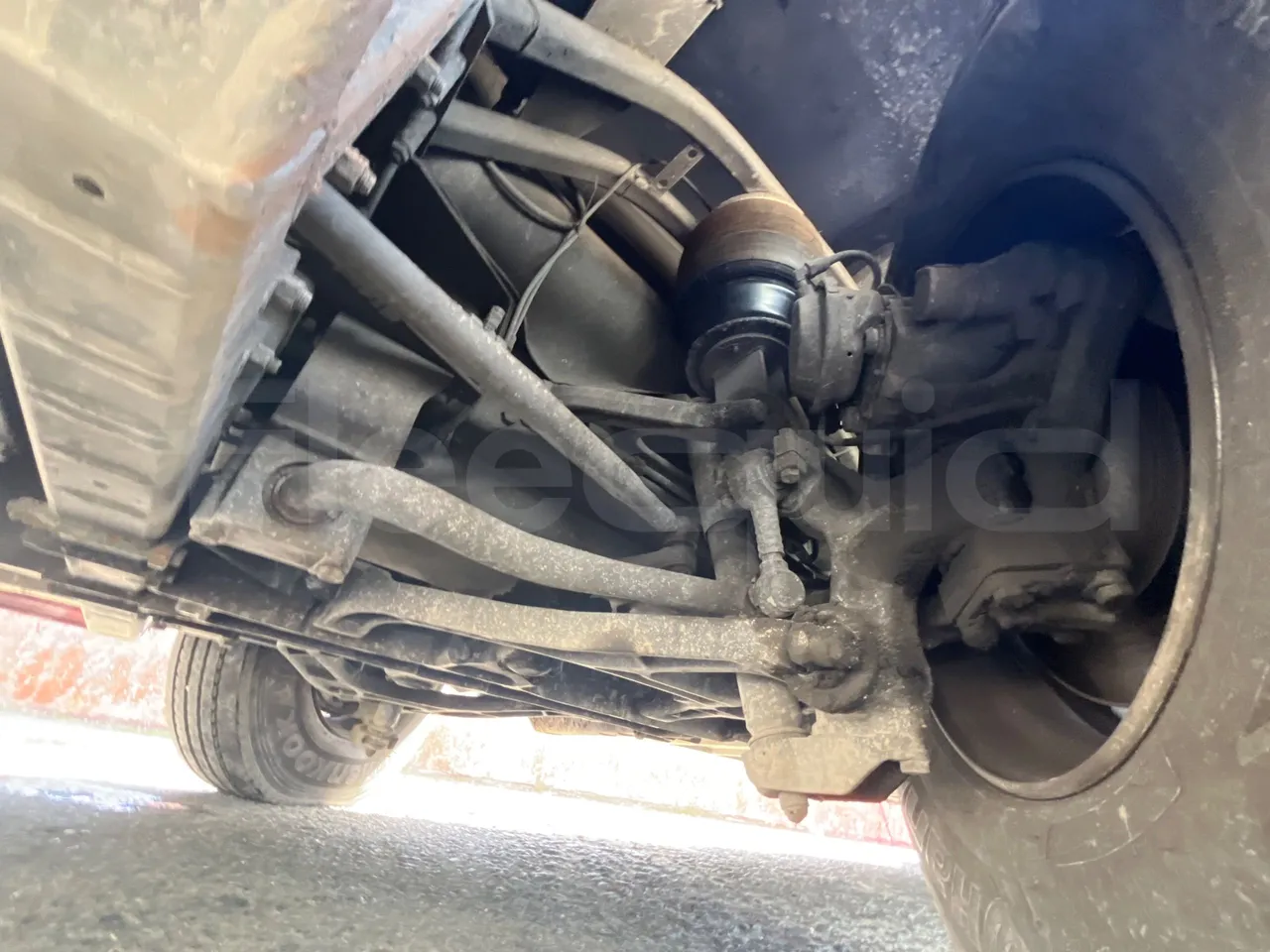 Irizar Scania K 420 EB 4x2 - Euro4 - 309kW - 12.920mt - front shock absorbers left