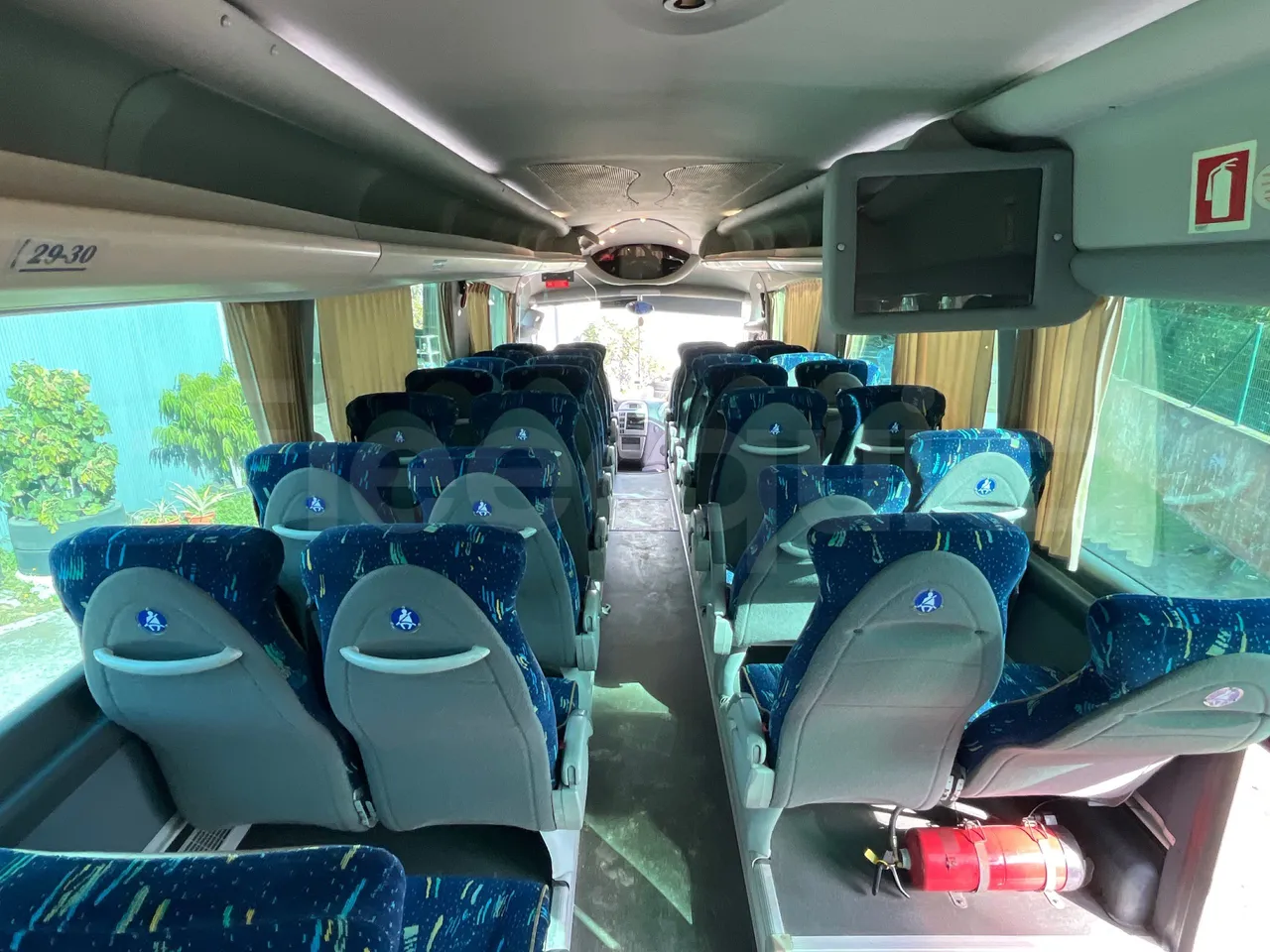 Irizar Scania K 420 EB 4x2 - Euro4 - 309kW - 12.920mt - forward view middle aisle