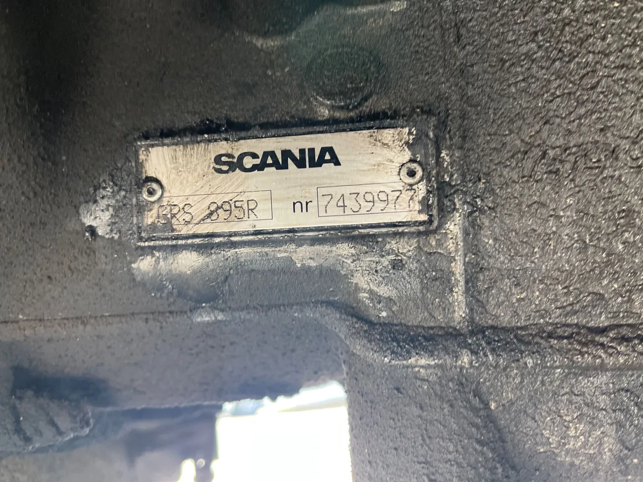 Irizar Scania K 420 EB 4x2 - Euro4 - 309kW - 12.920mt - gearbox plate photo